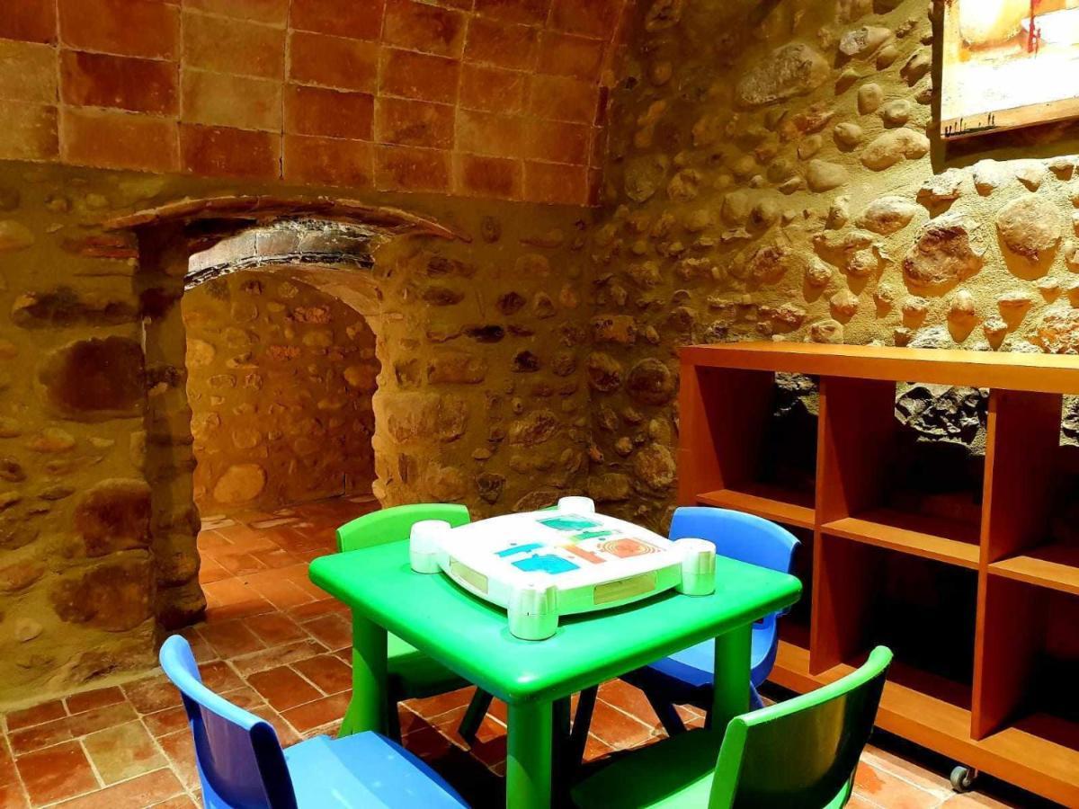 Masia Para Grupos Con Piscina Privada28 Pax Cabanelles Eksteriør billede